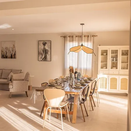 Villa Des Roches - *
