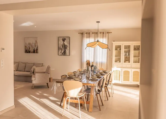 Villa Des Roches - *